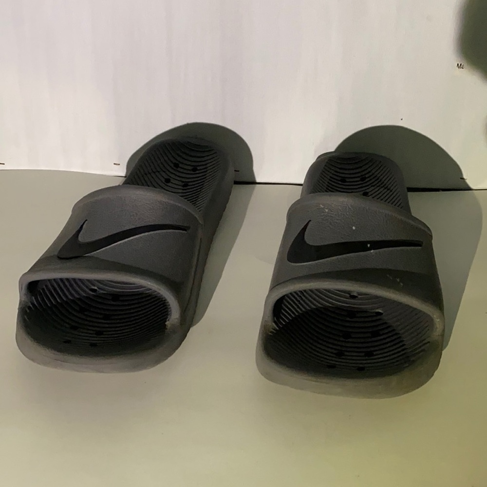6.5 Nike sliders